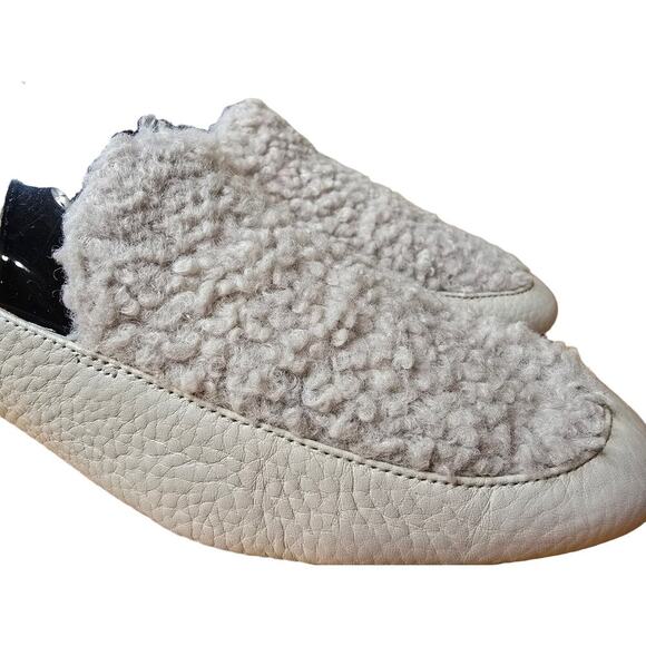 Vionic Leather and Faux Fur Loafer US Womens Size 6.5 EU 37.5 soft leather - Picture 3 of 10